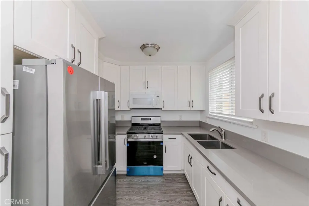 1349 W 35th Place, Los Angeles, California 90007 home-pic-15